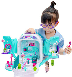 DUŻY OTWIERANY DOMEK Z LALKA W PLECAKU I ZESTAW LEKARZ DOKTOR DO ZABAWY 3w1