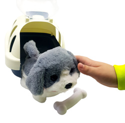 CHODZĄCY PIESEK Z DOMKIEM I KOŚCIĄ DO KARMIENIA SZCZEKAJĄCY INTERAKTYWNY