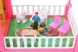 DOMEK DLA LALEK WILLA RÓZOWA MEBLE LALKI LALECZKI TARAS SAMOCHÓD DO ZABAWY