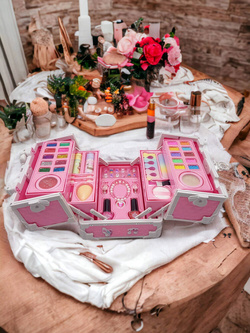 Kuferek kosmetyków Zestaw do malowania makijażu i paznokci dla dzieci