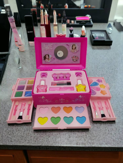 Malowidła do makijażu kosmetyki dla dzieci kuferek