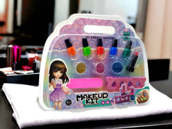 ZESTAW KOSMETYKÓW BROKAT SZMINKA + 5 LAKIERÓW