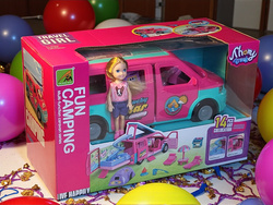 WAKACYJNY KAMPER MARZEŃ Z LALKA DOMEK LALEK BASEN AUTO ZABAWKA DZIEWCZYNKI