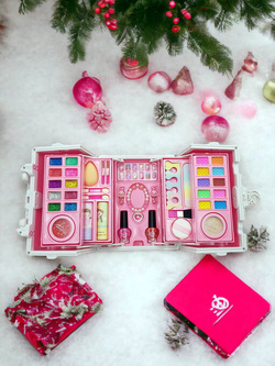 Zestaw do malowania paznokci kosmetyki dziecięce kuferek kosmetyków w salon