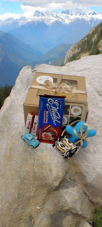 Box prezentowy Dzień Dziecka Urodzinki Słodycze