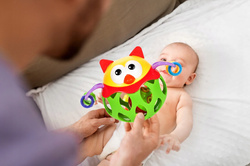 MIEKKA PIŁKA GRZECHOTKA SENSORYCZNA GUMOWA SÓWKA GRYZAK DLA DZIECI