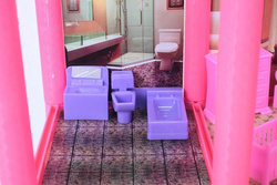 DOMEK DLA LALEK WILLA RÓZOWA MEBLE LALKI LALECZKI TARAS SAMOCHÓD DO ZABAWY