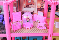 DOMEK DLA LALEK WILLA RÓZOWA MEBLE LALKI LALECZKI TARAS SAMOCHÓD DO ZABAWY