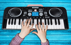 Organy elektroniczne 37 klawiszy 2 kolory uchwytu