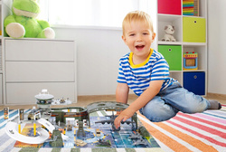 BAZA WOJSKOWA LOTNISKO Z SAMOLOTEM I POJAZDAMI WIEŻA KONTROLNA WOJSKO AUTA