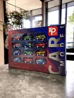 ZESTAW AUTEK RESORAKI SAMOCHODZIKI AUTKA METALOWE NAPĘD ZABAWKI NA PREZENT