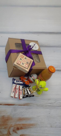 Box prezentowy Dzień Dziecka Urodzinki Slodycze