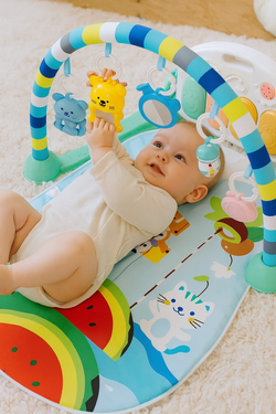 MATA EDUKACYJNA Z PIANINKIEM GRZECHOTKI LUSTRO GRYZAKI DLA NIEMOWLĄT DZIECI