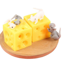 MYSZKI W SERZE CHOWĄJACE SIE MYSZKA GNIOTEK SER 2 figurki ANTYSTRESOWY