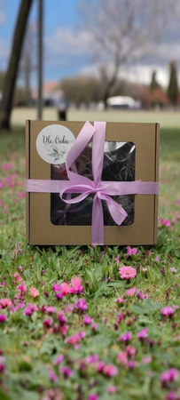 Box prezentowy Piwonia HERBATA, Migdały, Aronia w czekoladzie