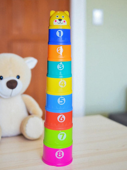 WIEŻA PIRAMIDKA MIŚ KOLOROWE KUBECZKI DO WODY KĄPIELI ZABAWY UKŁADANIA 9sz.