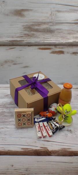 Box prezentowy Dzień Dziecka Urodzinki Slodycze